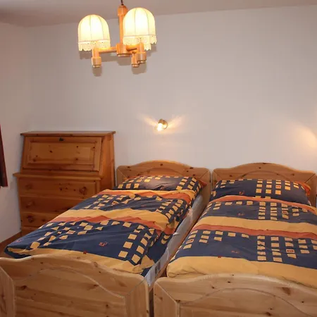 Ladina 76 Apartman *